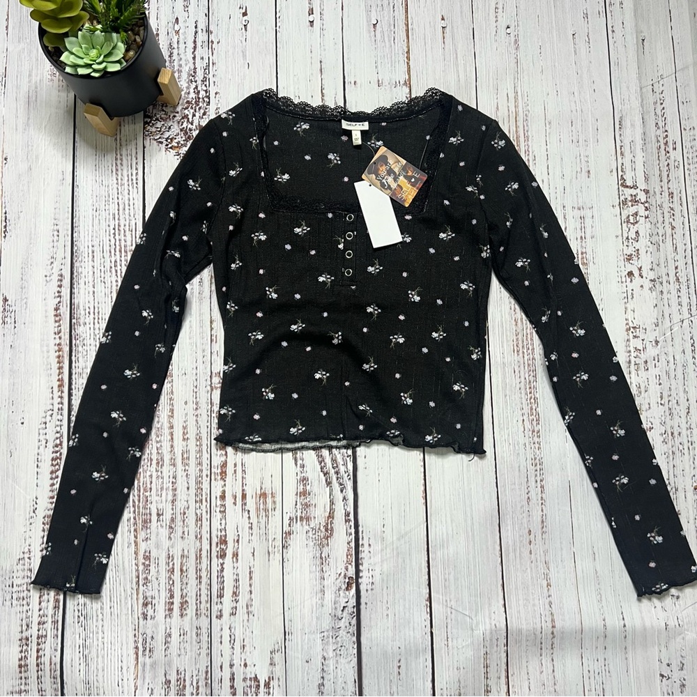 Black floral long sleeve lace square neck
